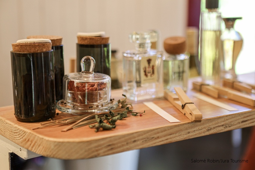 atelier_olfactif_parfums_et_vins_du_jura_bulle_a_parfums_jura