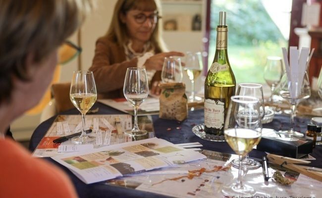 Atelier Œnotourisme dans le Jura : Dégustation Olfactive au Domaine Pêcheur